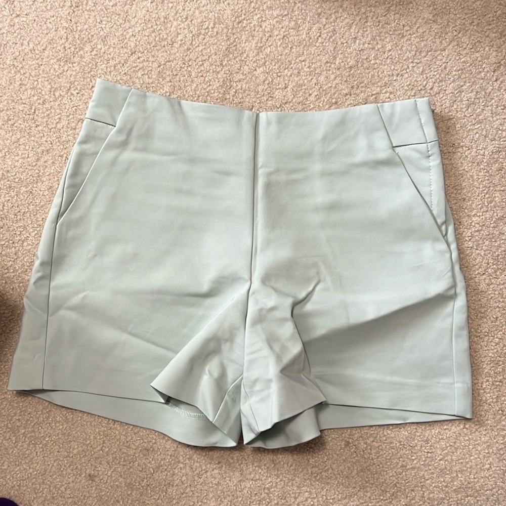 Maurice’s light‎ mint green work dress shorts 7/8